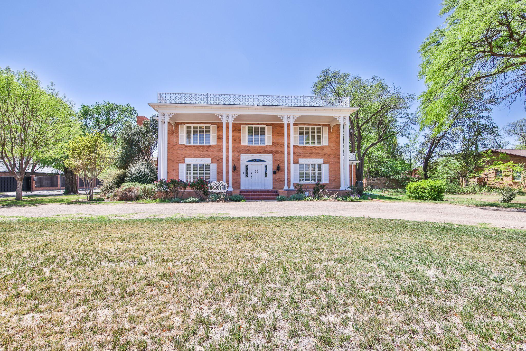 2901 19th Street Lubbock, TX 79410 - Photo 2 of 77 Front With Circle Drive