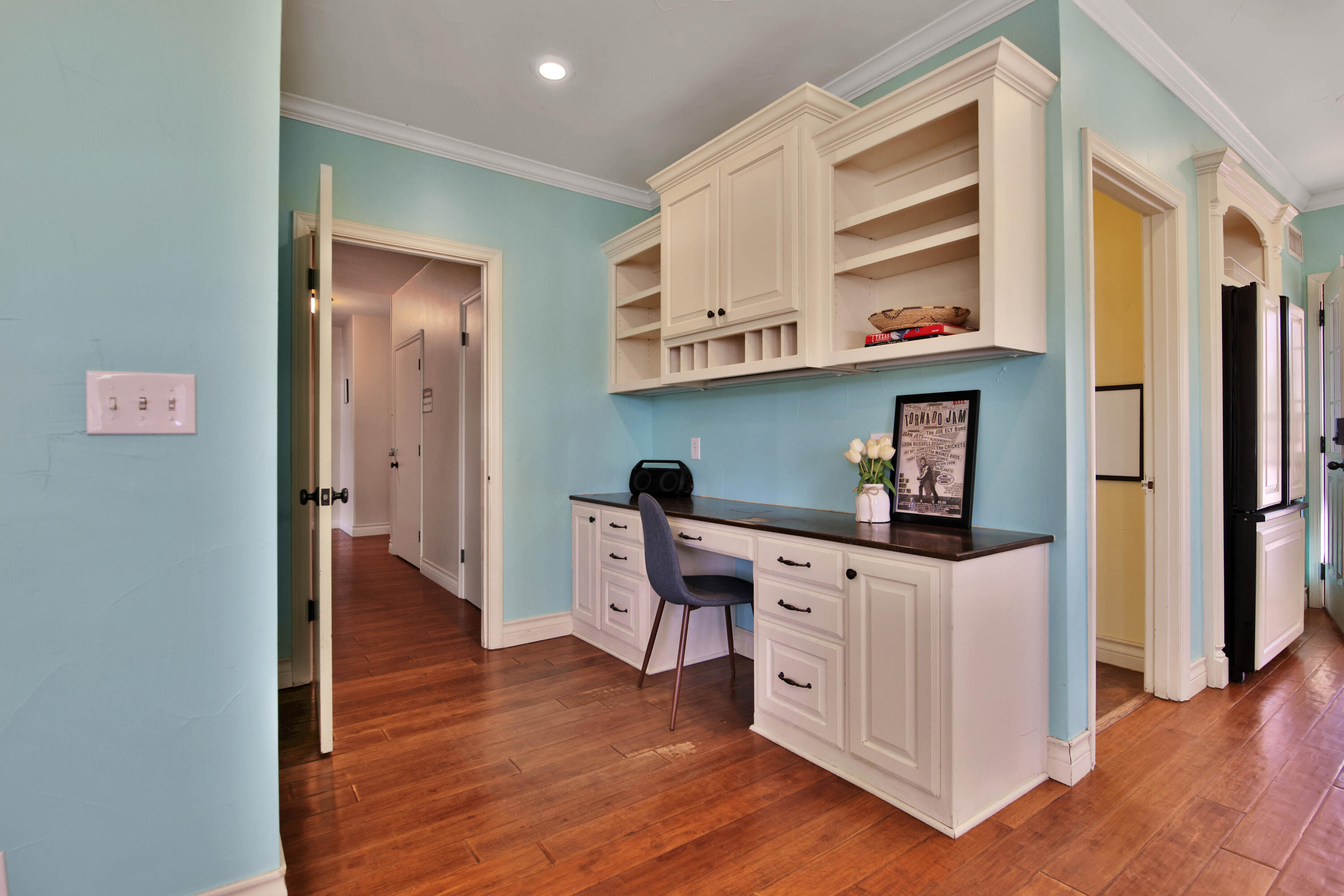 2901 19th Street Lubbock, TX 79410 - Photo 23 of 77 Desk Area