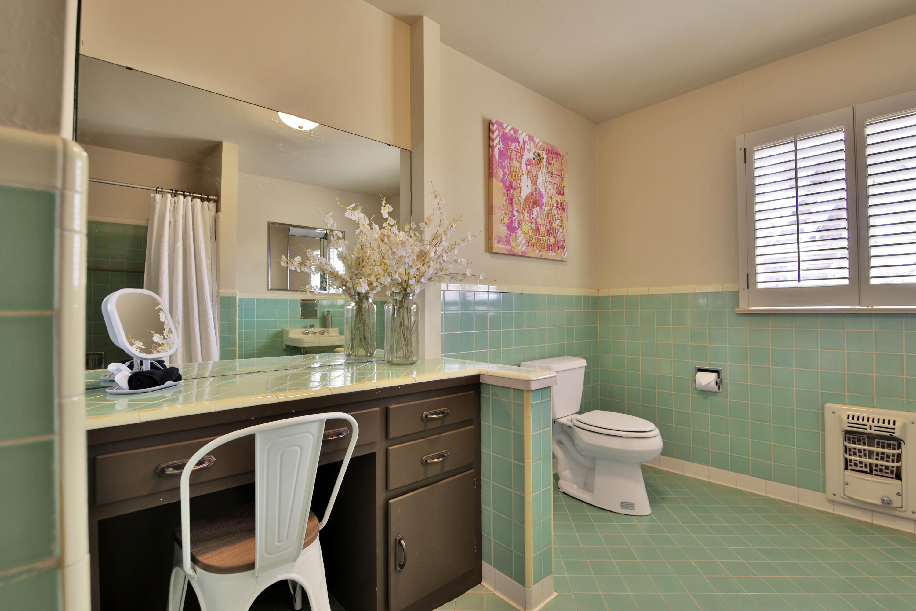 2901 19th Street Lubbock, TX 79410 - Photo 52 of 77 Upstairs Full Bath