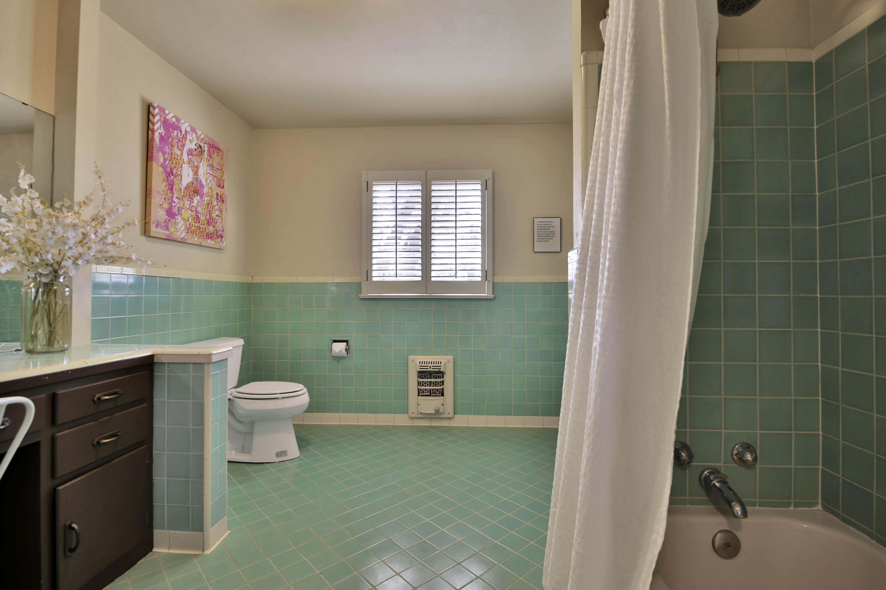 2901 19th Street Lubbock, TX 79410 - Photo 53 of 77 Upstairs Full Bath