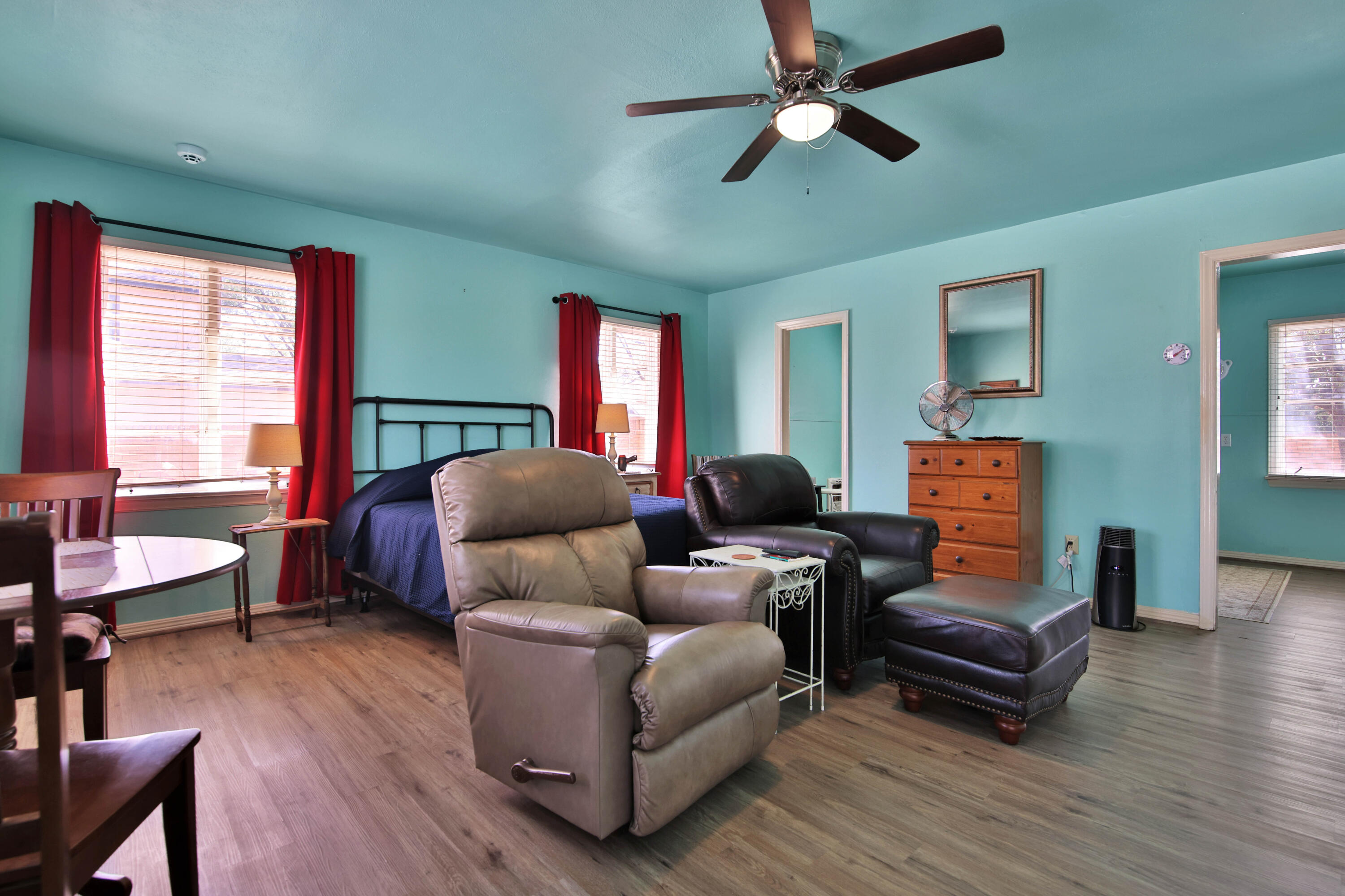 2901 19th Street Lubbock, TX 79410 - Photo 56 of 77 Guest House Living