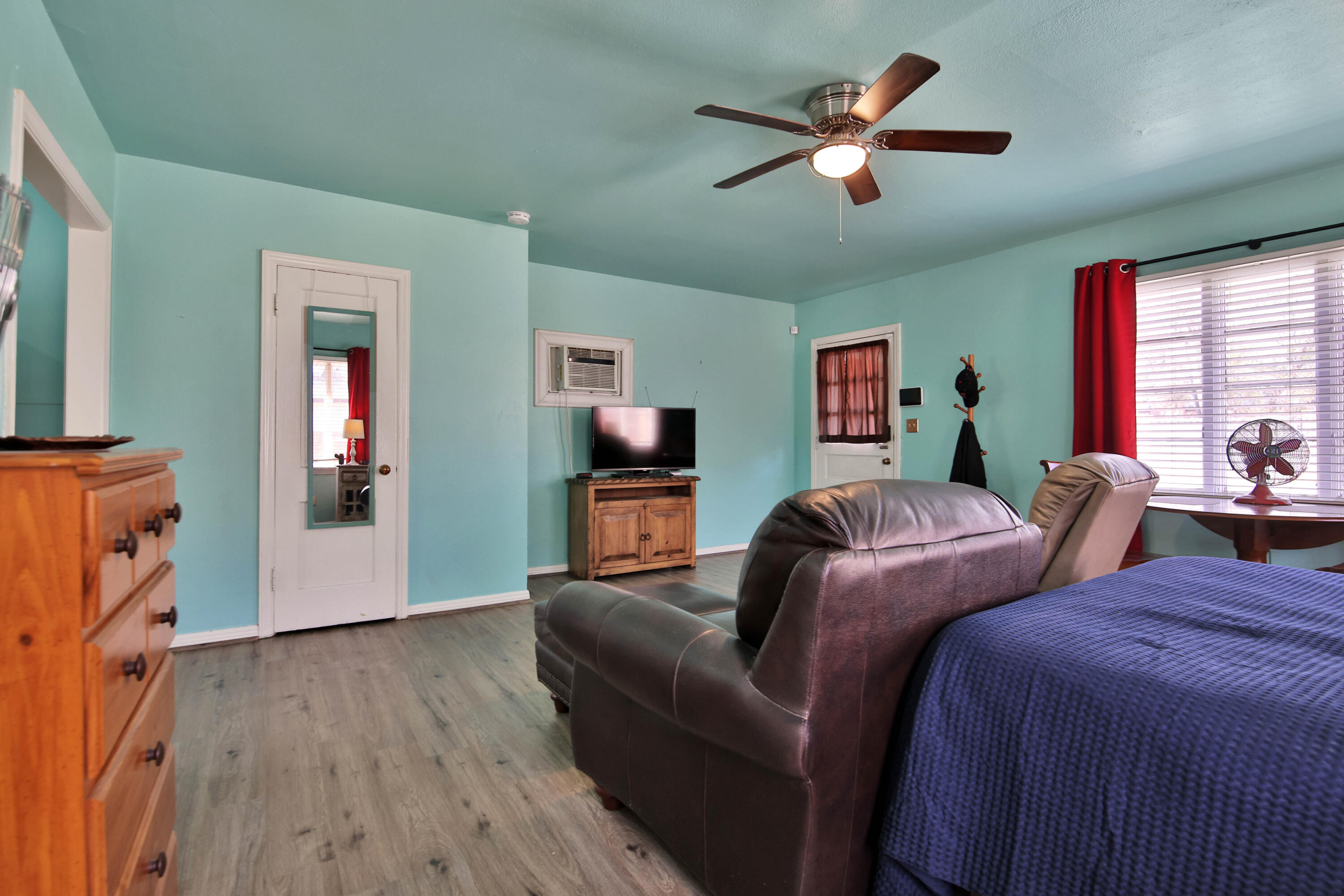 2901 19th Street Lubbock, TX 79410 - Photo 59 of 77 Guest House Living