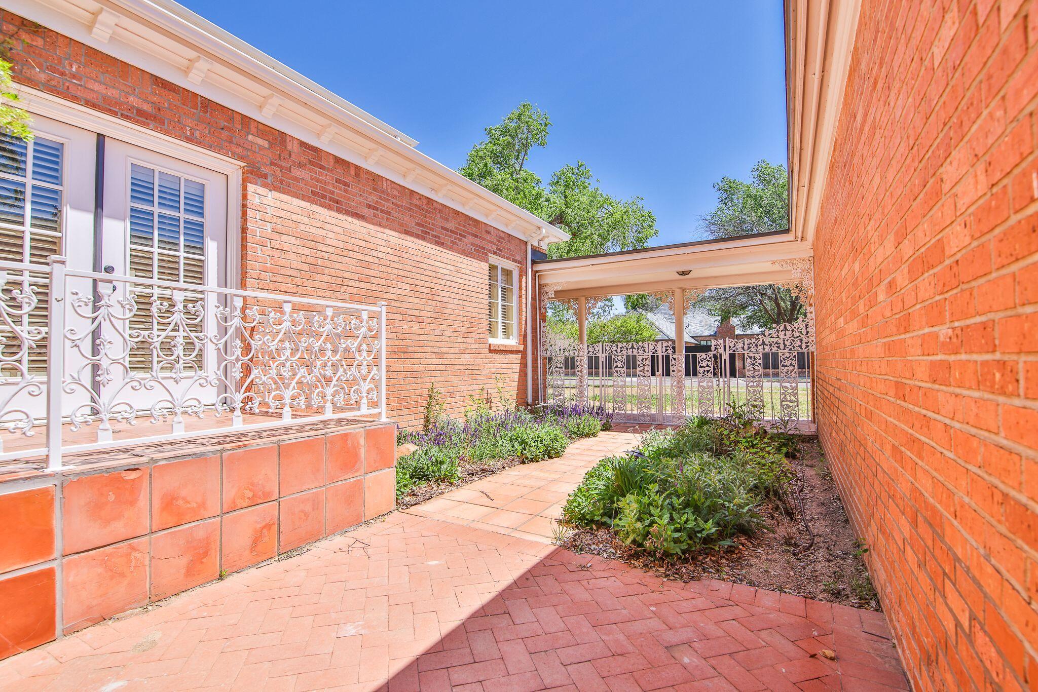 2901 19th Street Lubbock, TX 79410 - Photo 72 of 77 Back Courtyard