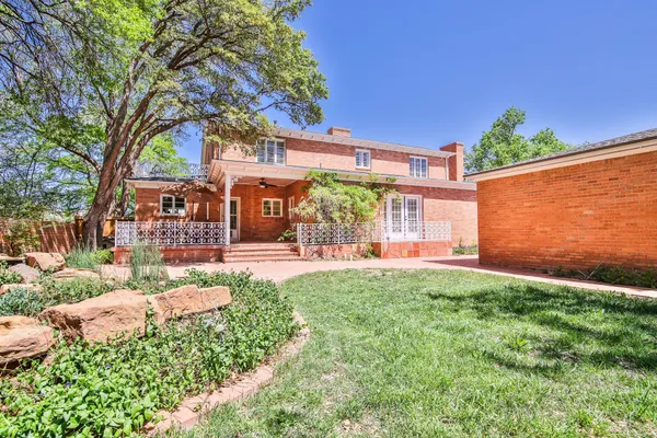 $908,000 | 2901 19th Street, Lubbock, TX 79410