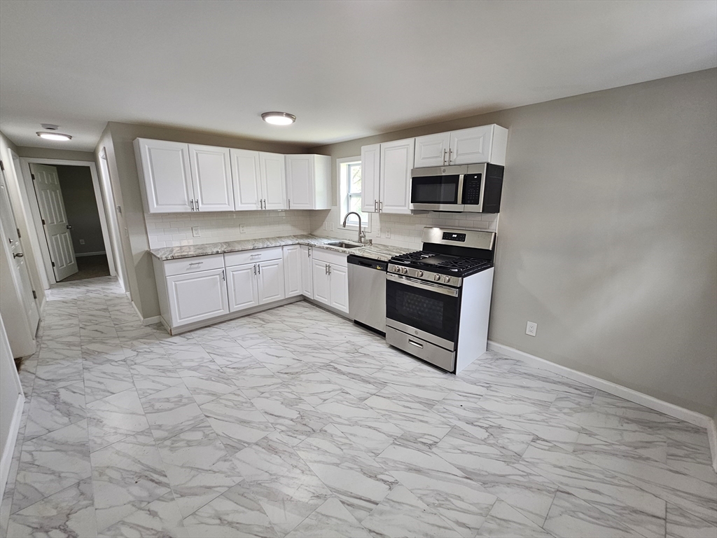 68 Fargo Street Springfield, MA 01119 - Photo 6 of 12