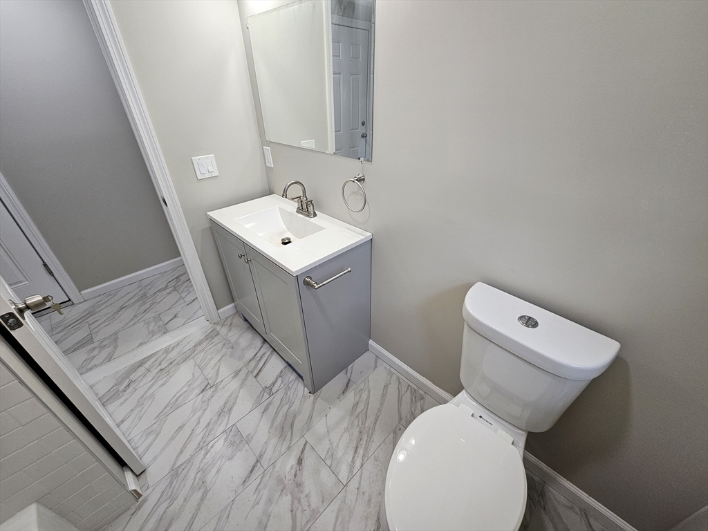 68 Fargo Street Springfield, MA 01119 - Photo 8 of 12