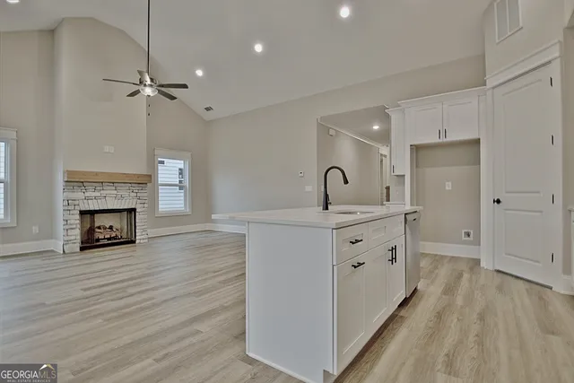 $3,200 | 190 Redhaven Drive, Senoia, GA 30276