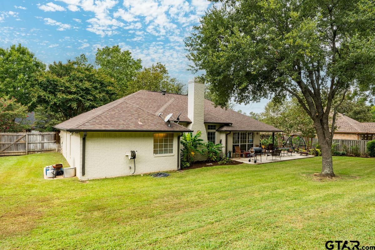 1113 Lonnie Drive Athens, TX 75751 - Photo 31 of 32 a house view with swimming pool and trees