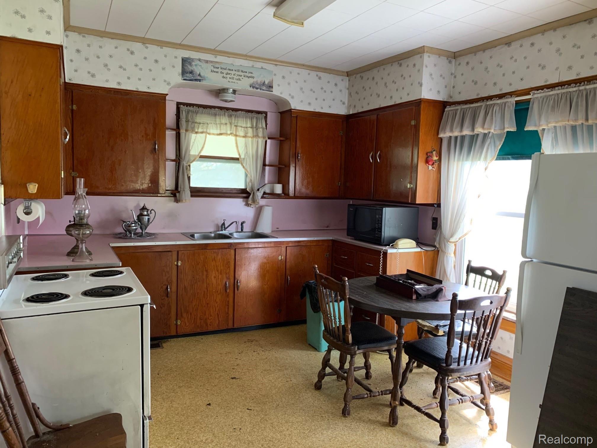 7510 North Lake Road Millington, MI 48746 - Photo 6 of 29 IMG_8392.jpg