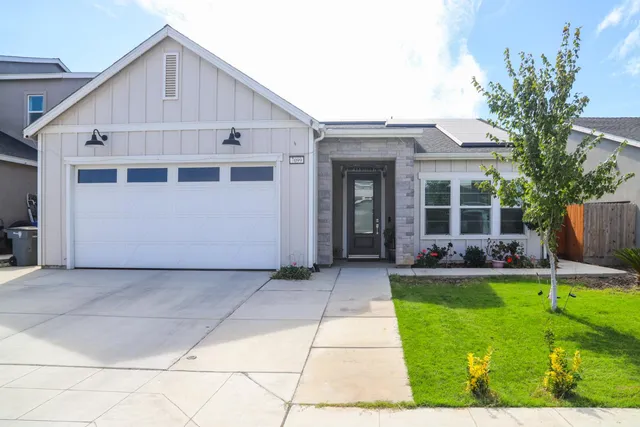 $469,000 | 7099 West Whitman Avenue, Fresno, CA 93723