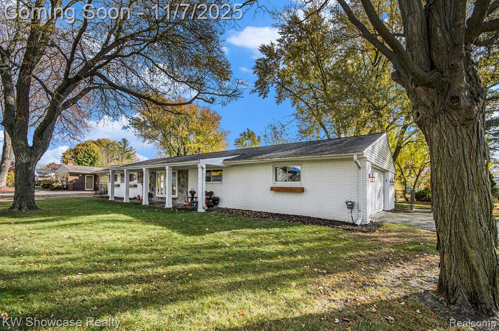 23948 Glen Ridge Court Novi, MI 48375 - Photo 4 of 35