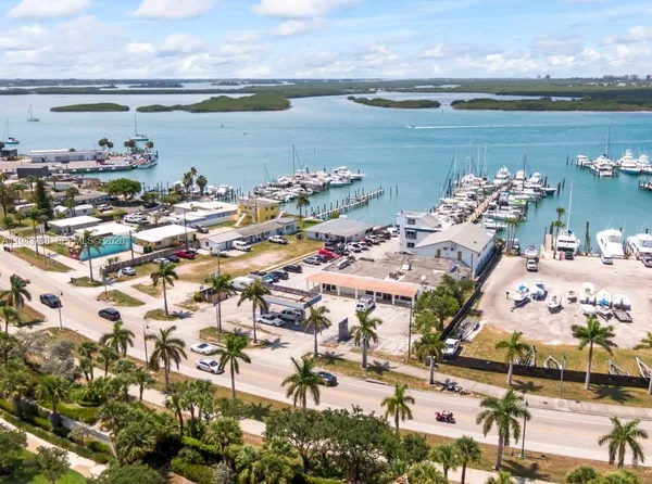 $1,600 | 1010 Seaway Drive, Unit F, Fort Pierce, FL 34949