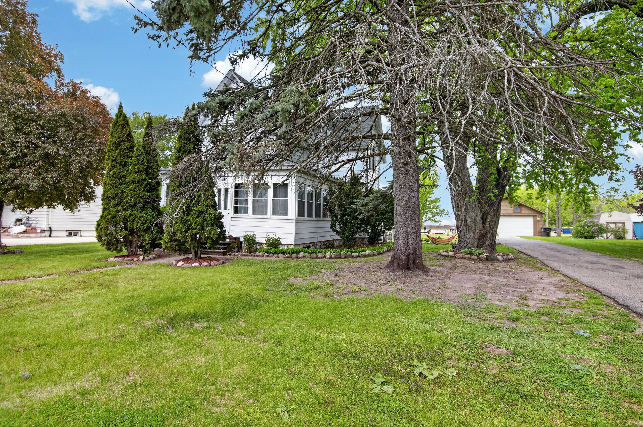 224 Howard Street Walworth, WI 53184 - Photo 2 of 24 DSC_3953