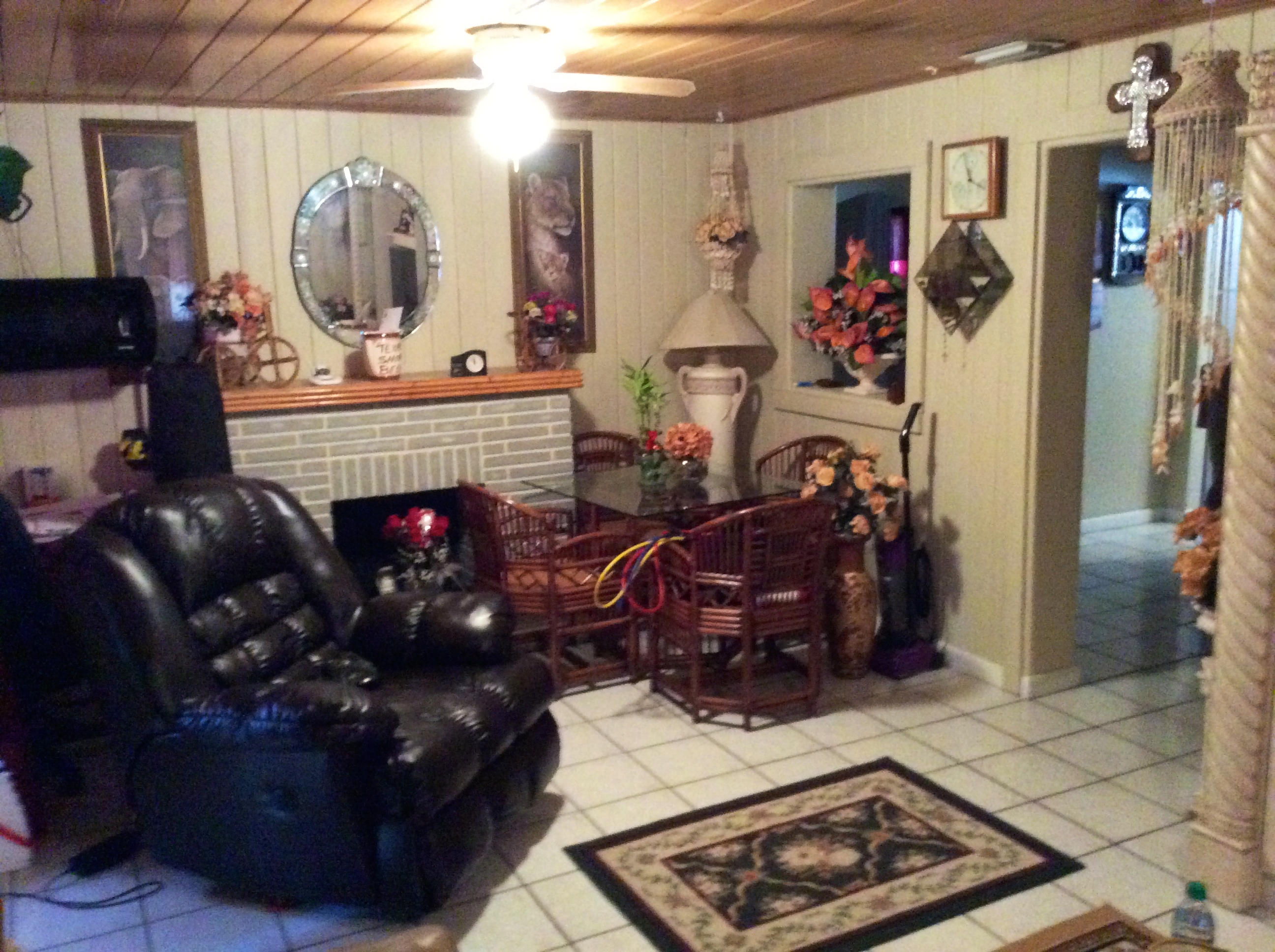16 Miller Road Lake Worth, FL 33461 - Photo 3 of 27 SF LIVING ROOM