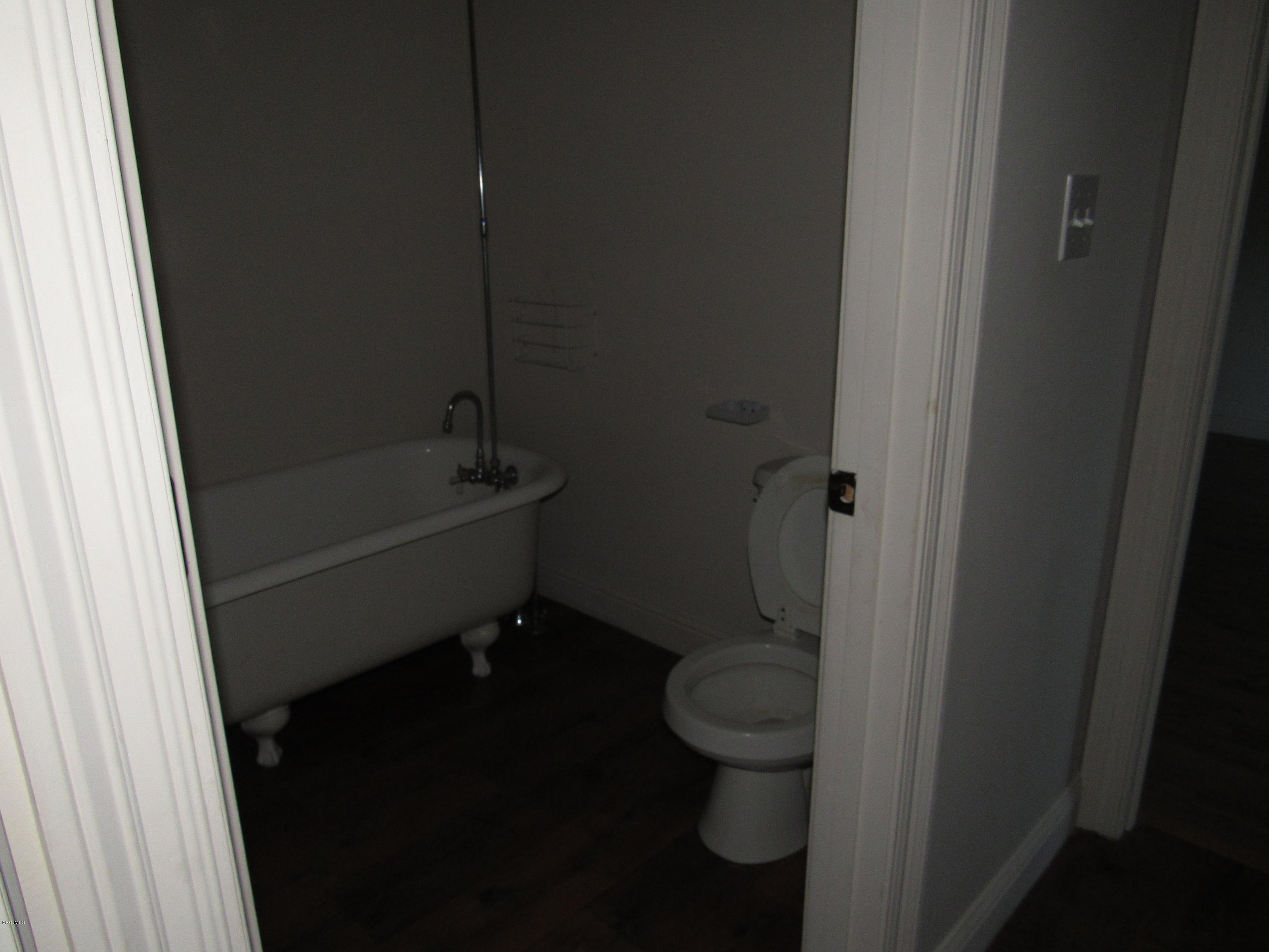 374 Inside Road Picayune, MS 39466 - Photo 29 of 40 FULL BATHROOM CONNECTING BEDROOM 2 AND 3