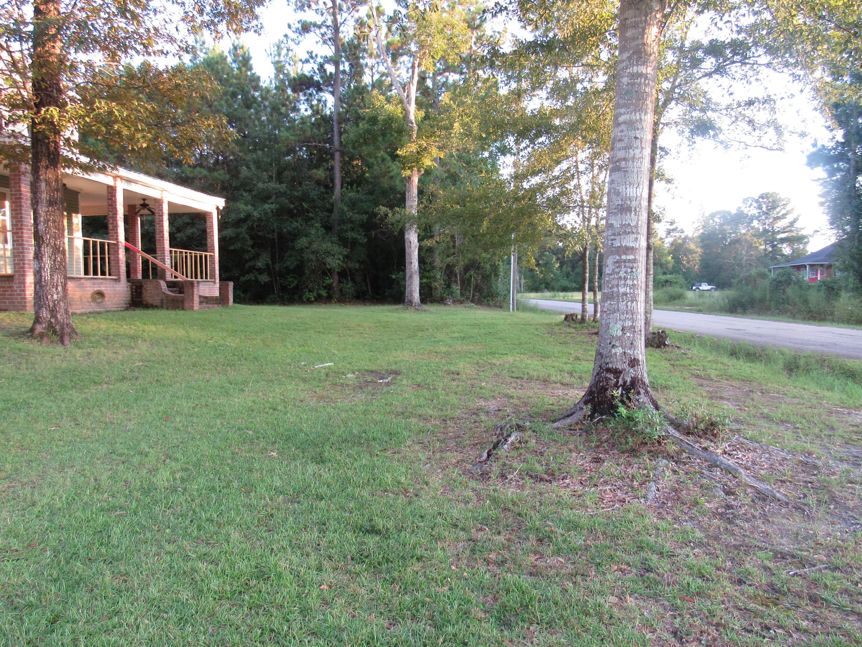 374 Inside Road Picayune, MS 39466 - Photo 3 of 40 FRONT YARD VIEW 1