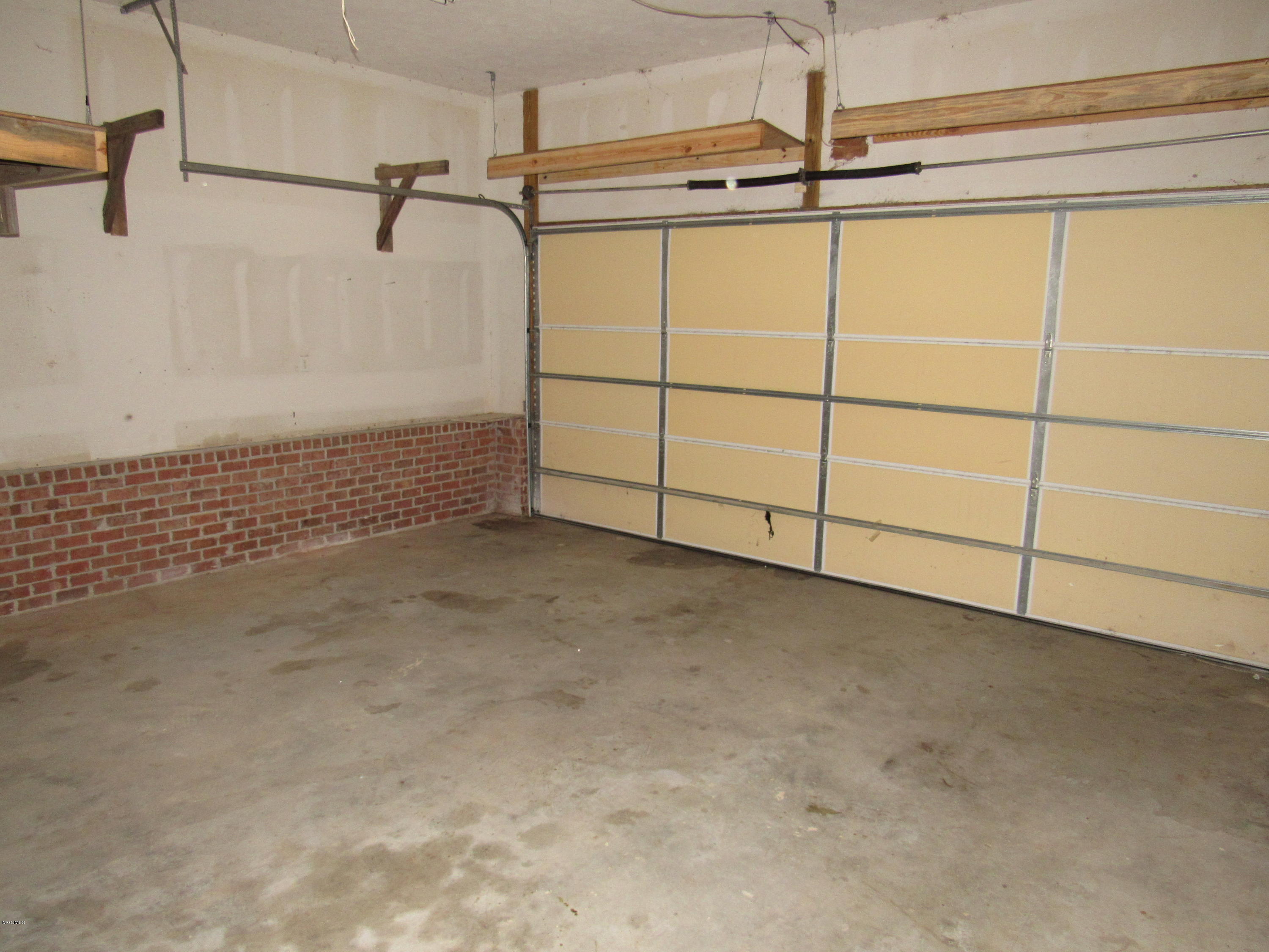 374 Inside Road Picayune, MS 39466 - Photo 35 of 40 GARAGE VIEW 1