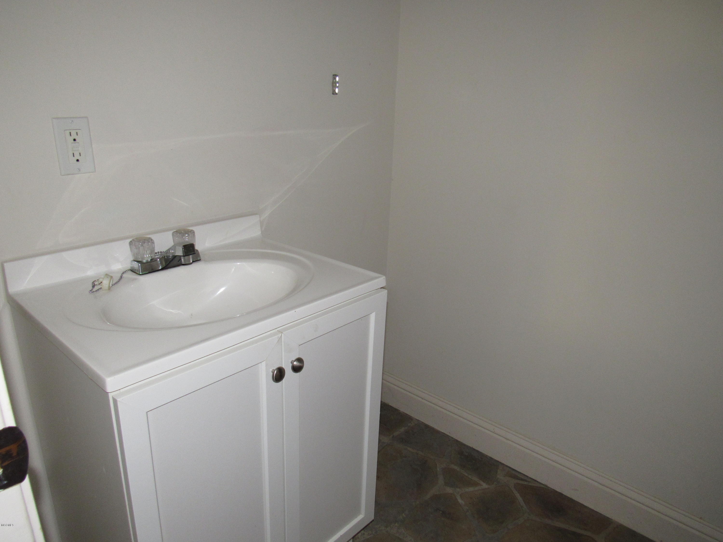 374 Inside Road Picayune, MS 39466 - Photo 8 of 40 HALF BATH AT ENTRACE VIEW 1