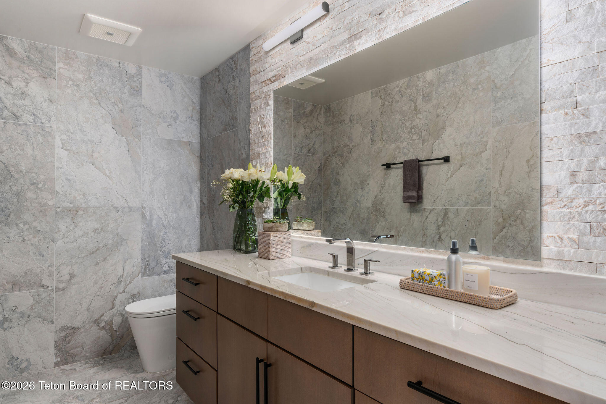 11330 Hoback Junction South Road Jackson, WY 83001 - Photo 36 of 57 Powder room