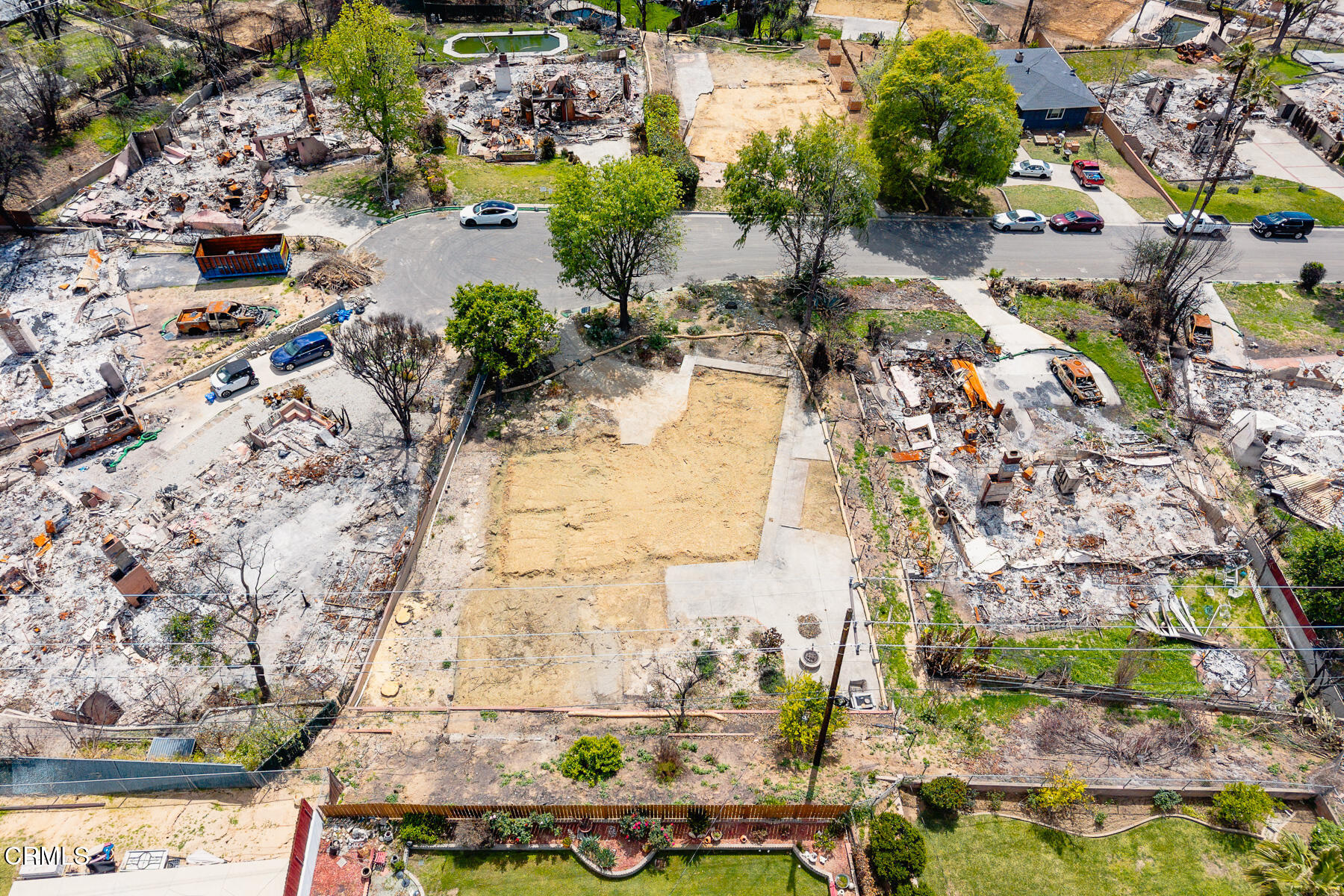 411 Alta Pine Drive Altadena, CA 91001 - Photo 16 of 23 an aerial view of beach and yard