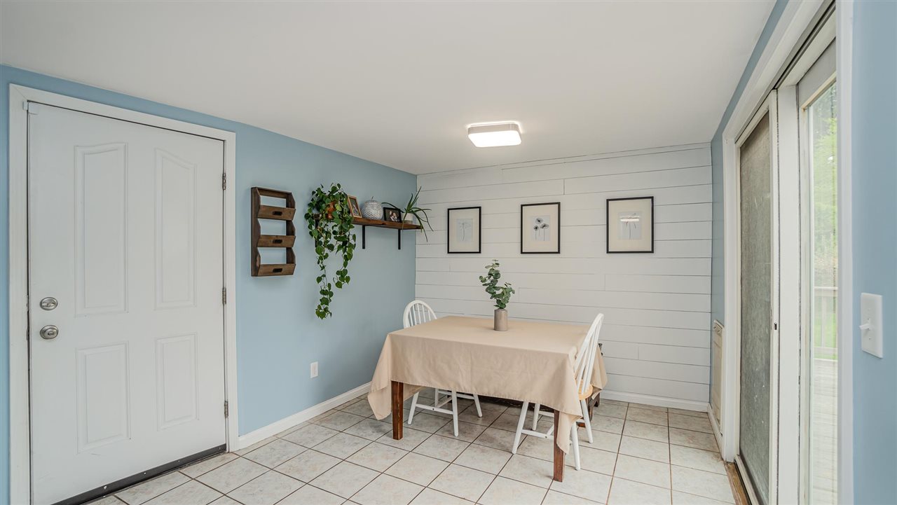 11375 West Freeland Road Freeland, MI 48623 - Photo 8 of 19