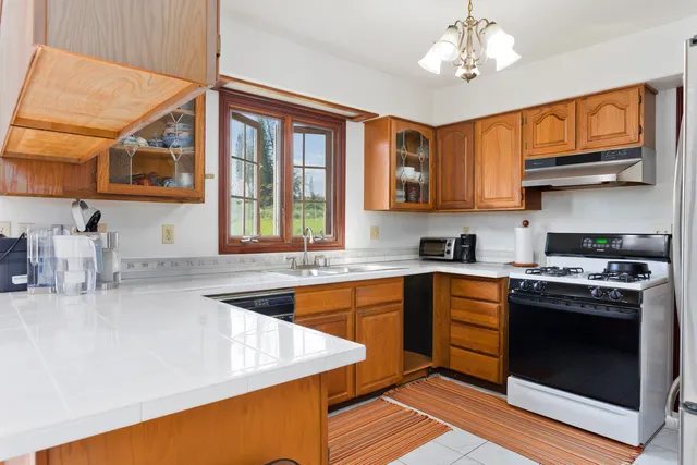 $1,100,000 | 2001 Ainaola Place, Hilo, HI 96720