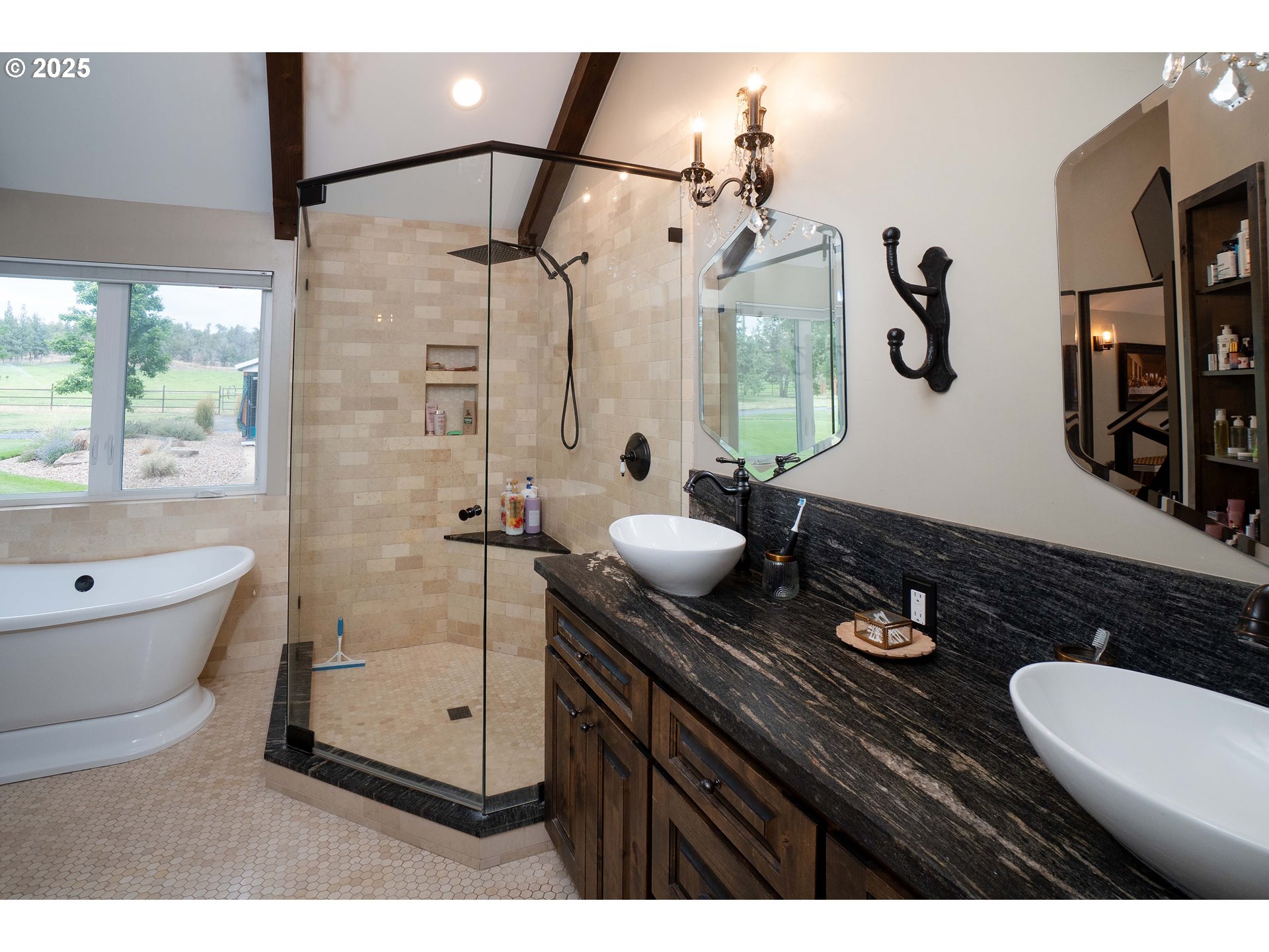 66505 Gerking Market Road Bend, OR 97703 - Photo 21 of 48