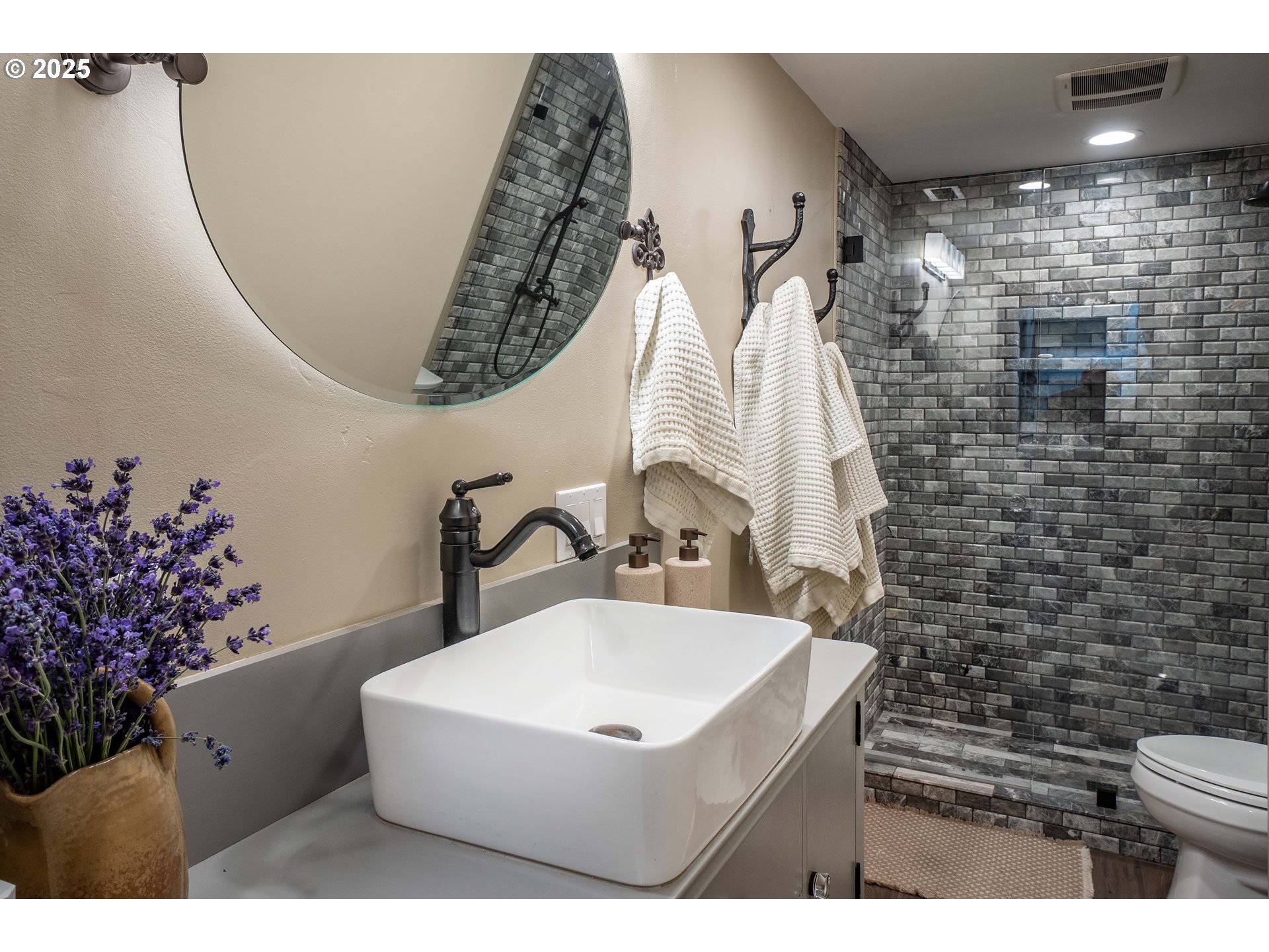 66505 Gerking Market Road Bend, OR 97703 - Photo 26 of 48