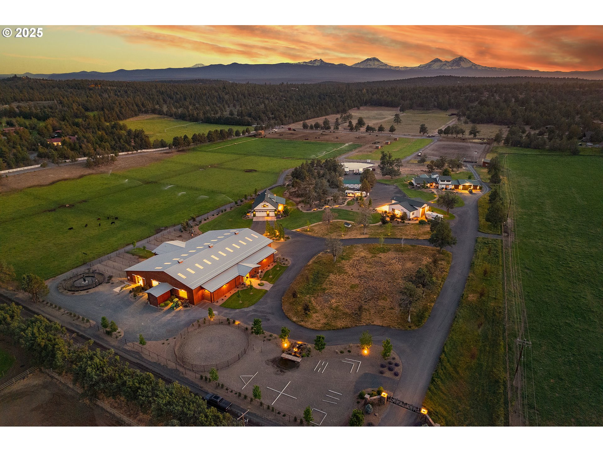 66505 Gerking Market Road Bend, OR 97703 - Photo 3 of 48