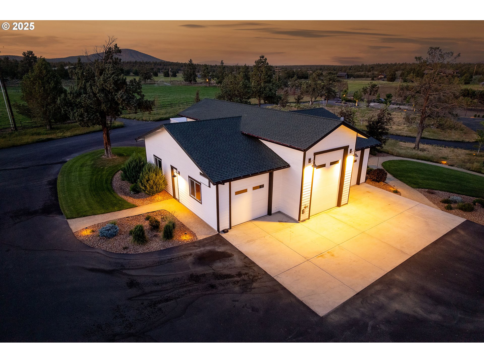 66505 Gerking Market Road Bend, OR 97703 - Photo 34 of 48