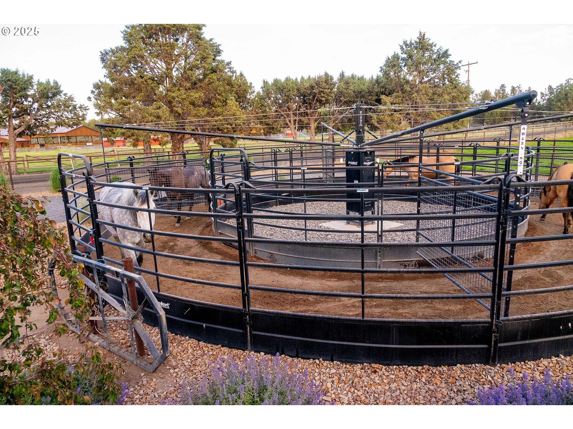 66505 Gerking Market Road Bend, OR 97703 - Photo 42 of 48