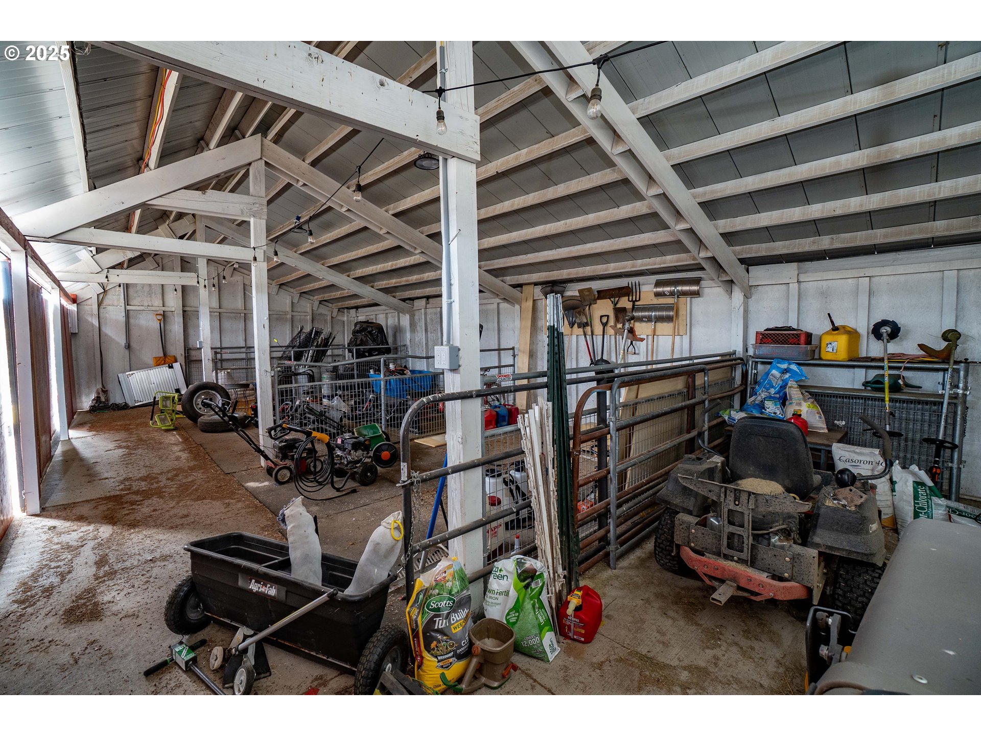 66505 Gerking Market Road Bend, OR 97703 - Photo 45 of 48