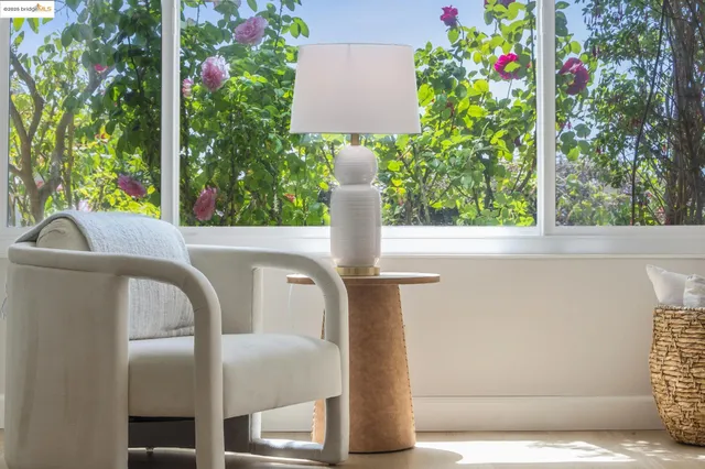 $825,000 | 93 Thousand Oaks Street, Oakland, CA 94605