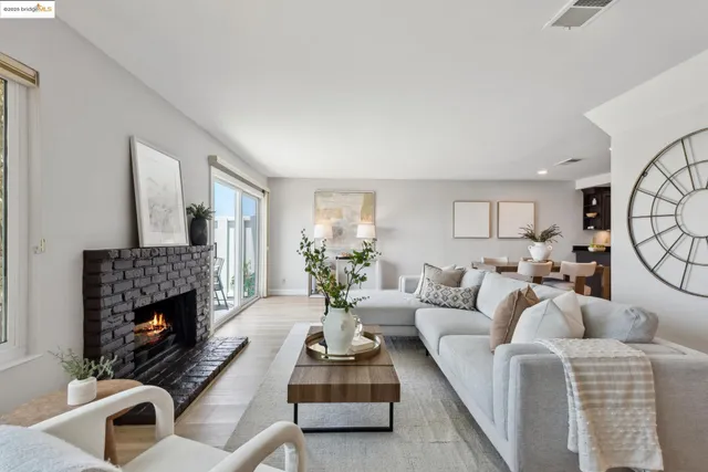 $825,000 | 93 Thousand Oaks Street, Oakland, CA 94605