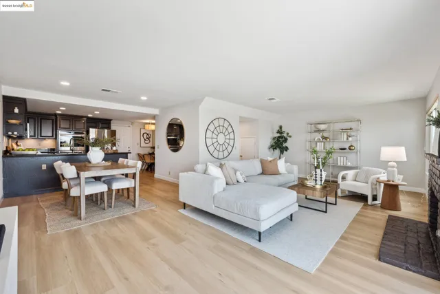 $825,000 | 93 Thousand Oaks Street, Oakland, CA 94605