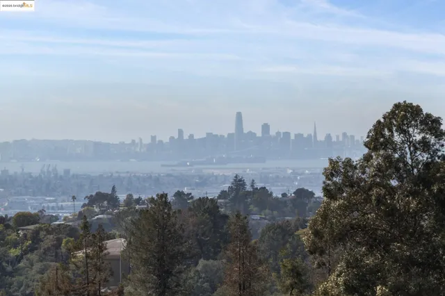 $825,000 | 93 Thousand Oaks Street, Oakland, CA 94605