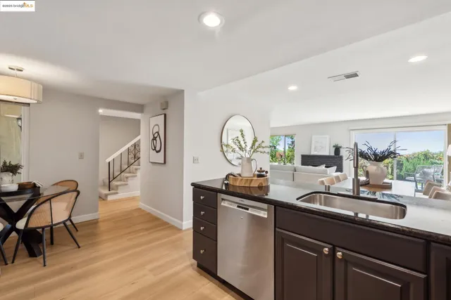 $825,000 | 93 Thousand Oaks Street, Oakland, CA 94605