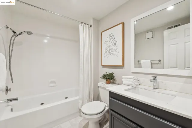 $825,000 | 93 Thousand Oaks Street, Oakland, CA 94605