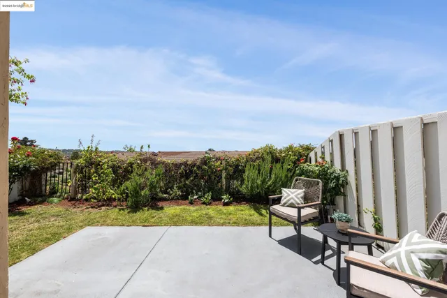 $825,000 | 93 Thousand Oaks Street, Oakland, CA 94605