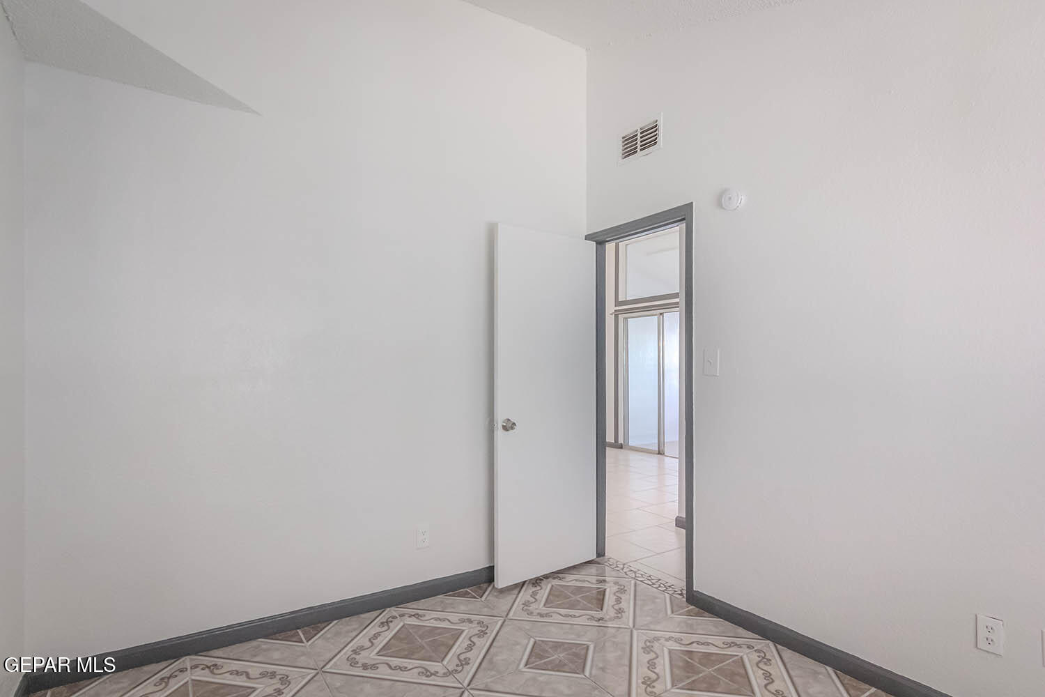 859 Destello Road El Paso, TX 79907 - Photo 28 of 43 a view of an entryway