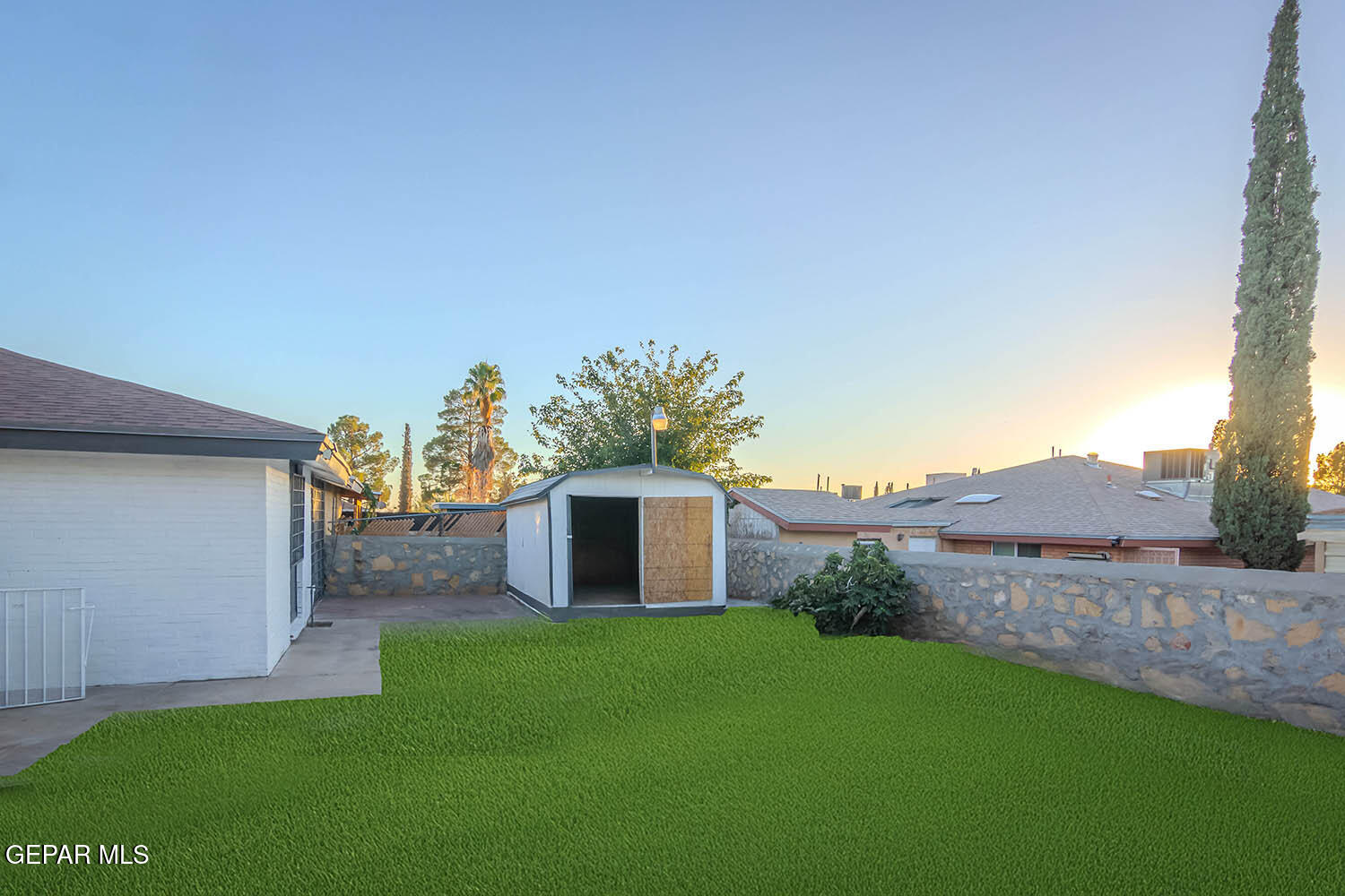 859 Destello Road El Paso, TX 79907 - Photo 40 of 43 a view of a back yard of the house