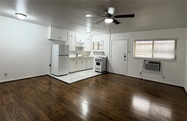 $995 | 1114 Joe Annie Street, Unit 1, Houston, TX 77019