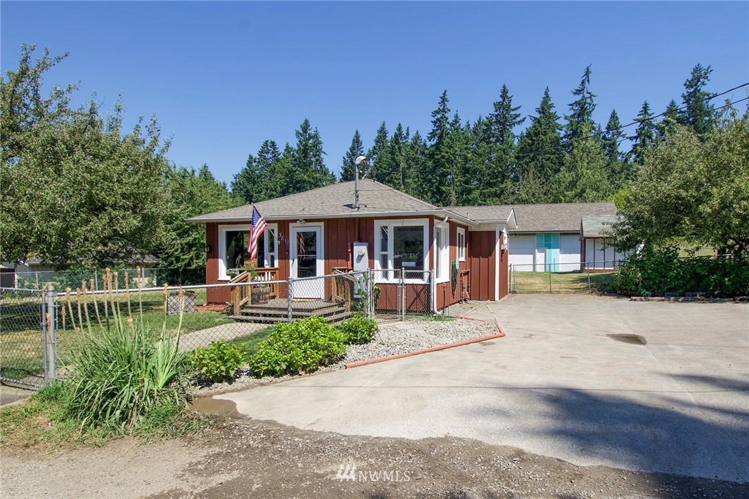 3811 South Bean Road Port Angeles, WA 98363 - Photo 3 of 40 Gallery Image 3