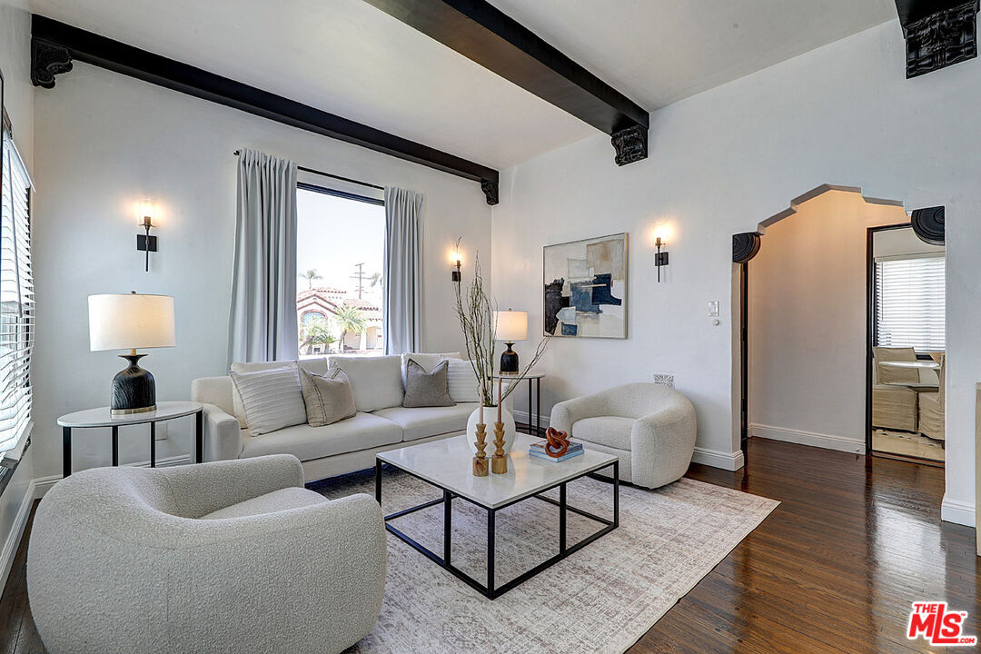 1260 West 81st Street Los Angeles, CA 90044 - Photo 3 of 33