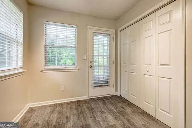 a view of entryway of the house