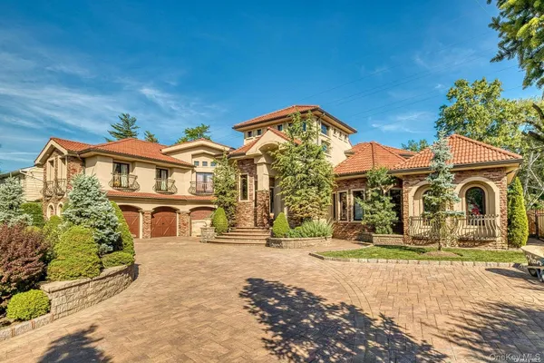 $3,250,000 | 959 South End, Woodmere, NY 11598