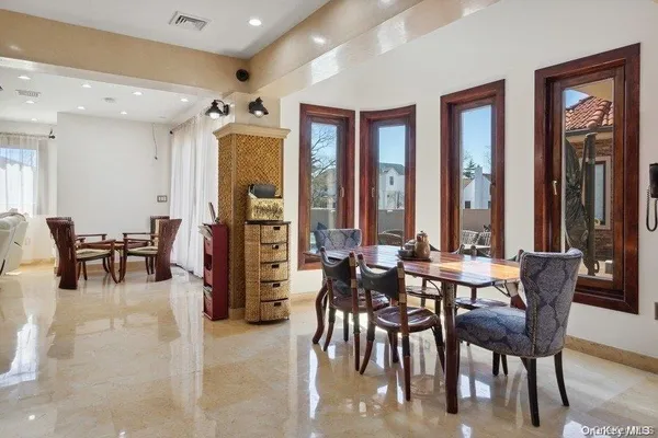 $3,250,000 | 959 South End, Woodmere, NY 11598
