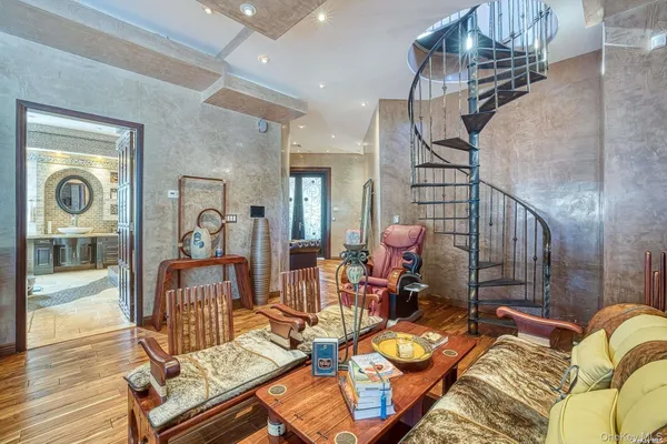 $3,250,000 | 959 South End, Woodmere, NY 11598