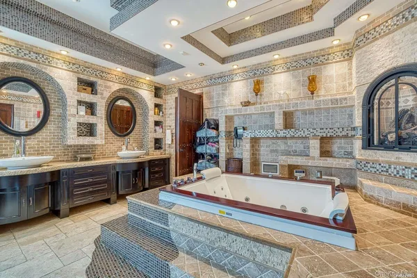 $3,250,000 | 959 South End, Woodmere, NY 11598