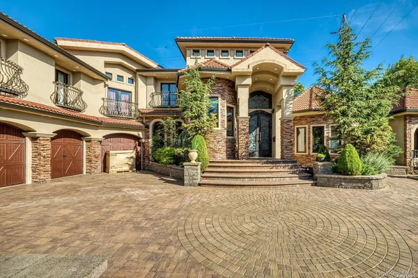 $3,250,000 | 959 South End, Woodmere, NY 11598